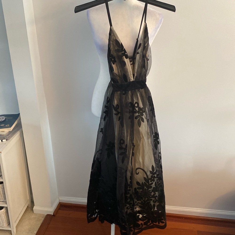 Venus dress size 2. NWT - Picture 2 of 9